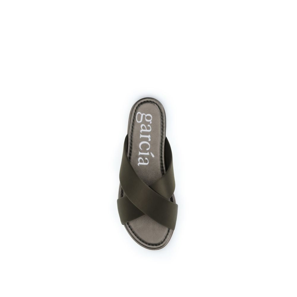 Pedro García Braune Sandalen aus Seide