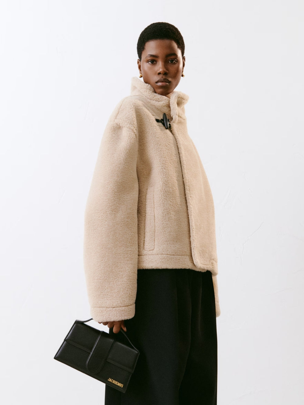 Jacquemus Schwarze Lederhandtasche Le Grand Bambino – Produktansicht 5 | Arca Lucia