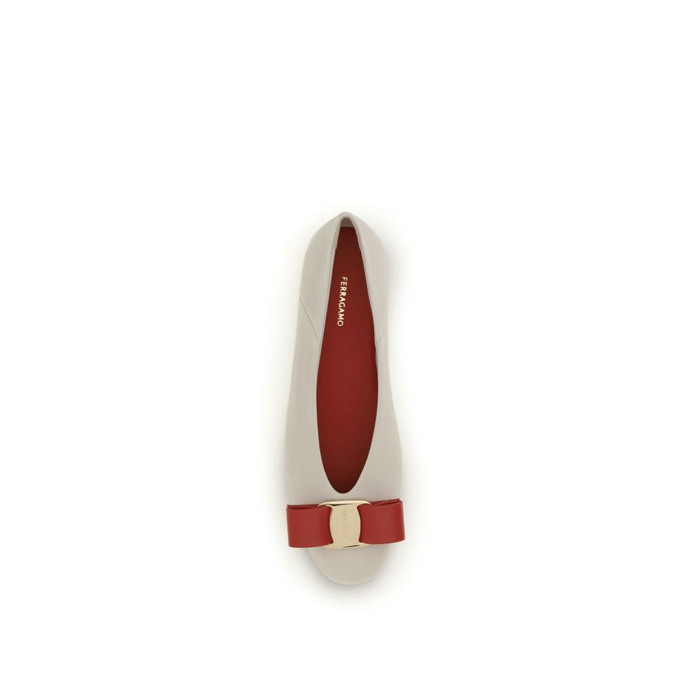 Ferragamo Weiße Kalbsleder Ballerinas Bos Taurus
