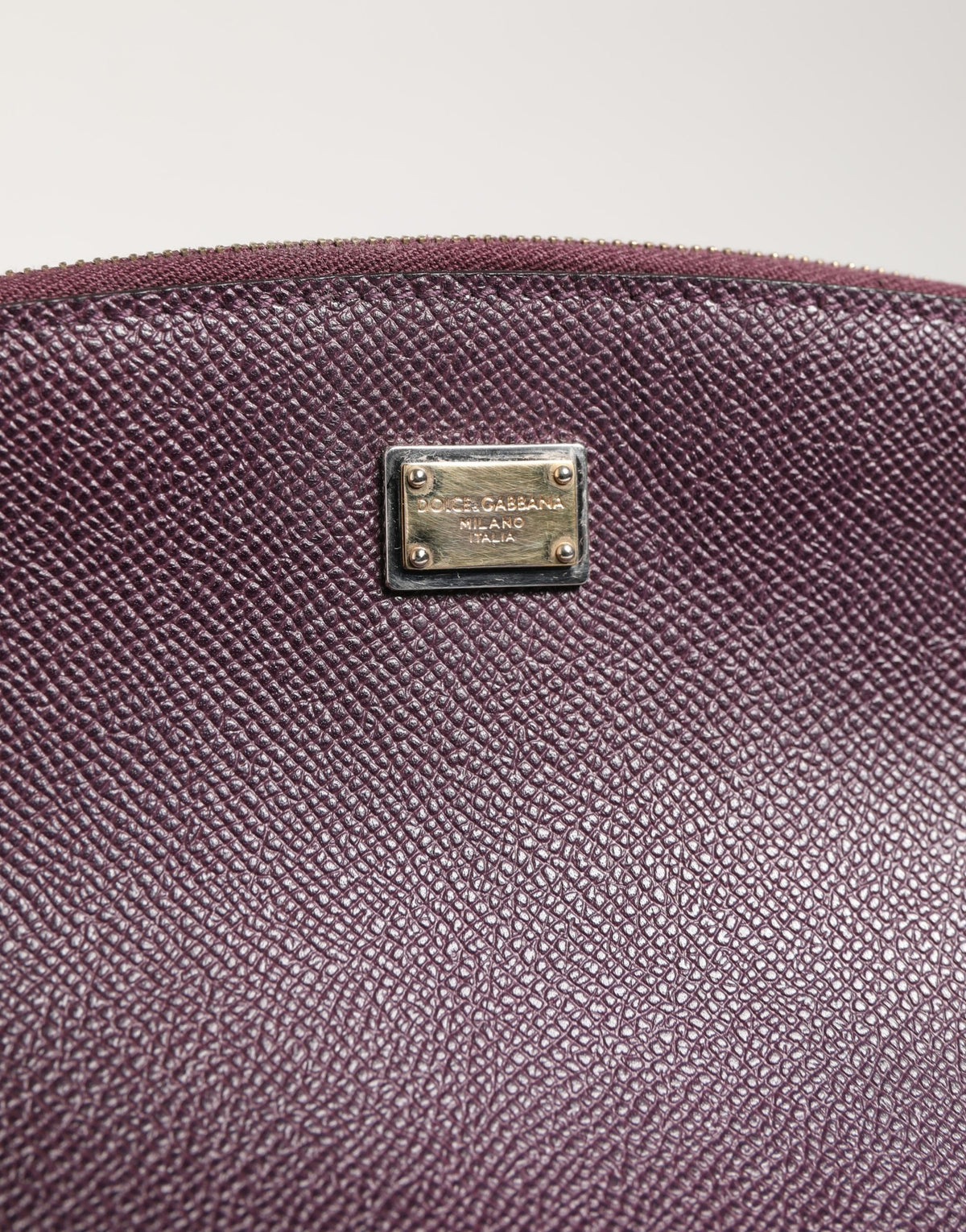 Dolce & Gabbana Dunkelviolette Pouch aus Kalbsleder