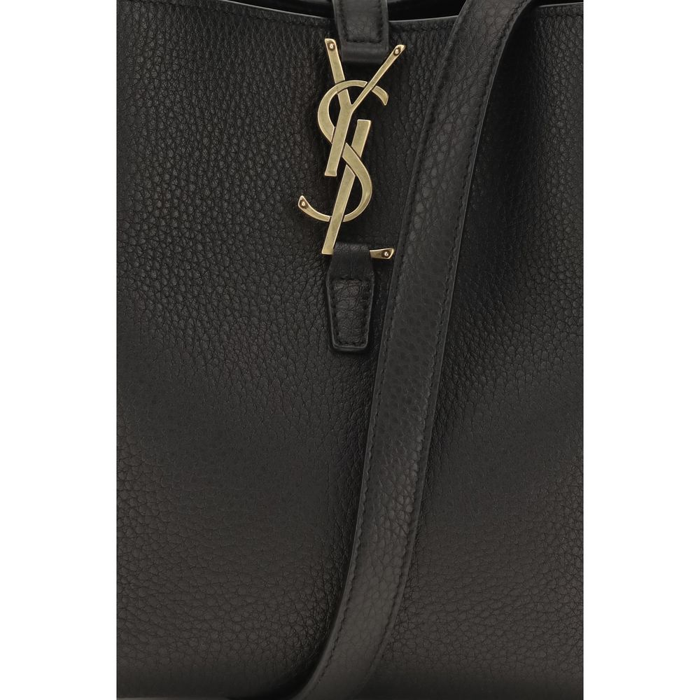 Saint Laurent Beuteltasche aus Wildleder in Schwarz