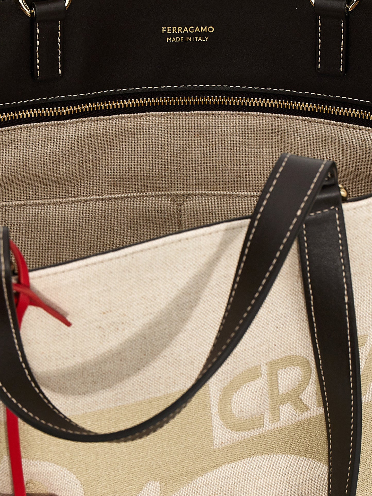 Ferragamo Beige Stoff-Tragetasche