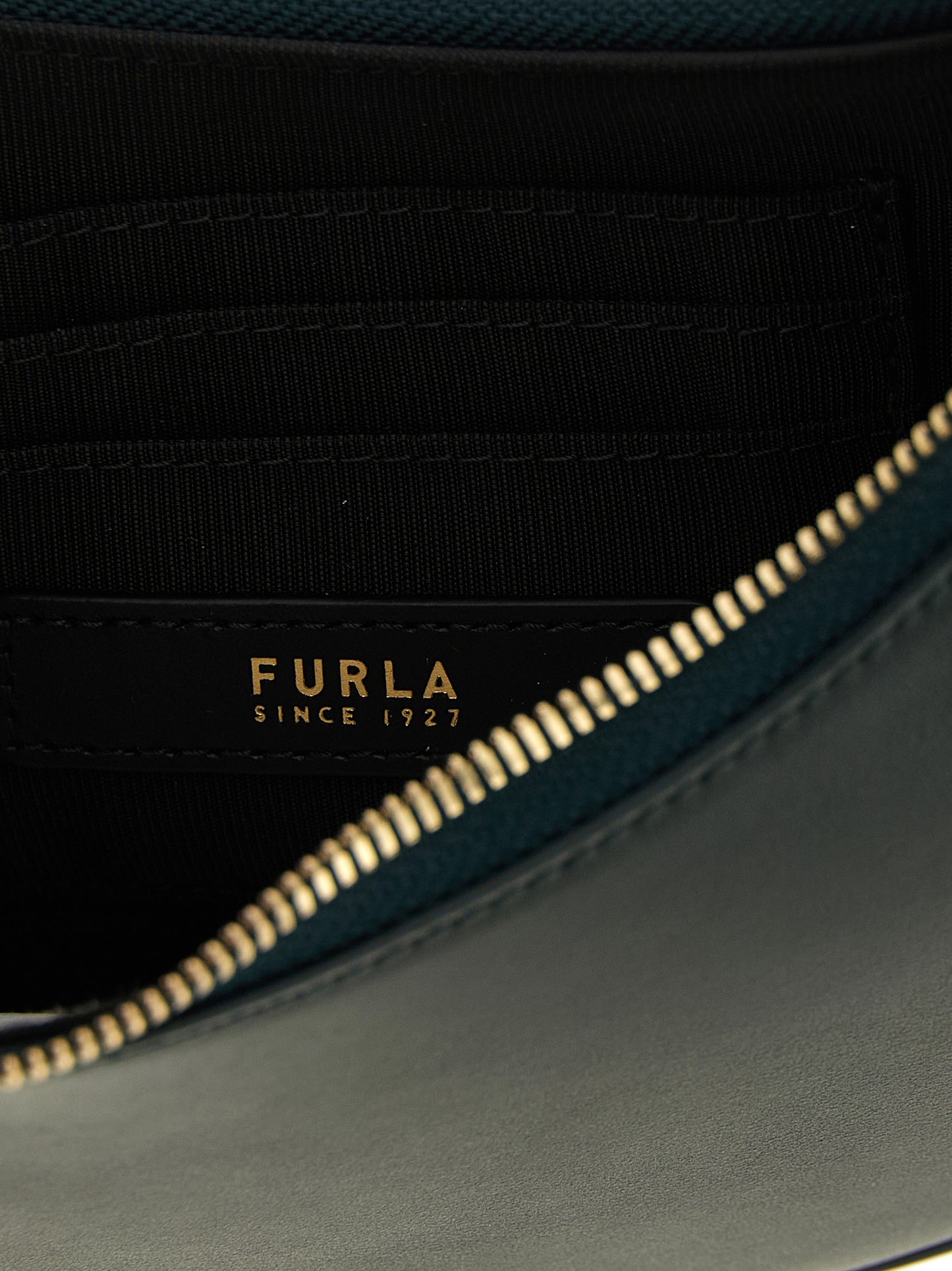 Furla Zweifarbige Schultertasche aus Kalbsleder