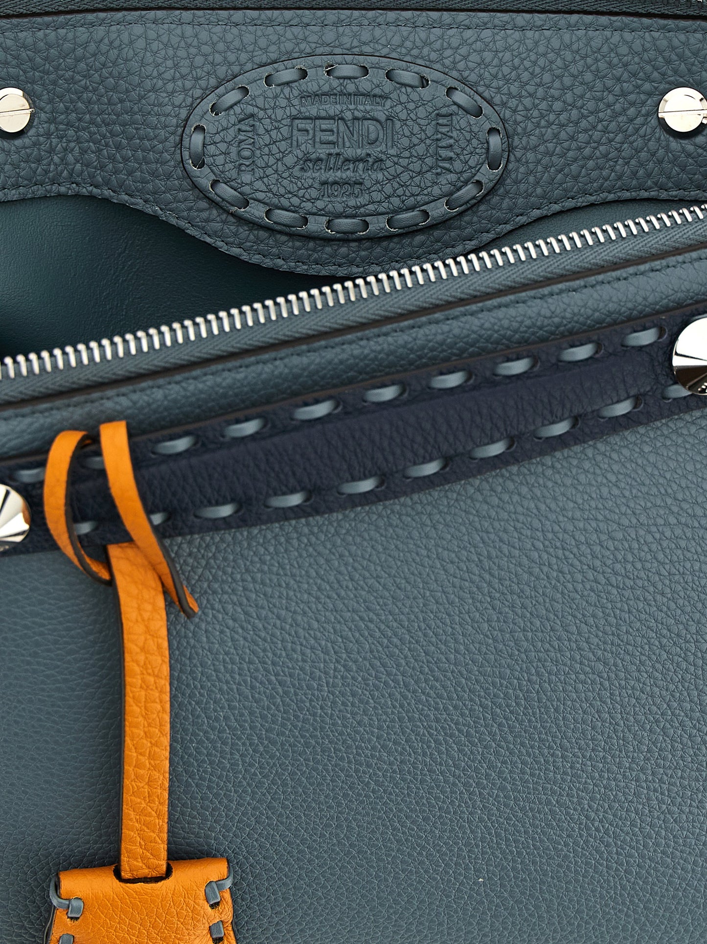 Fendi Handtasche aus blauem Kalbsleder