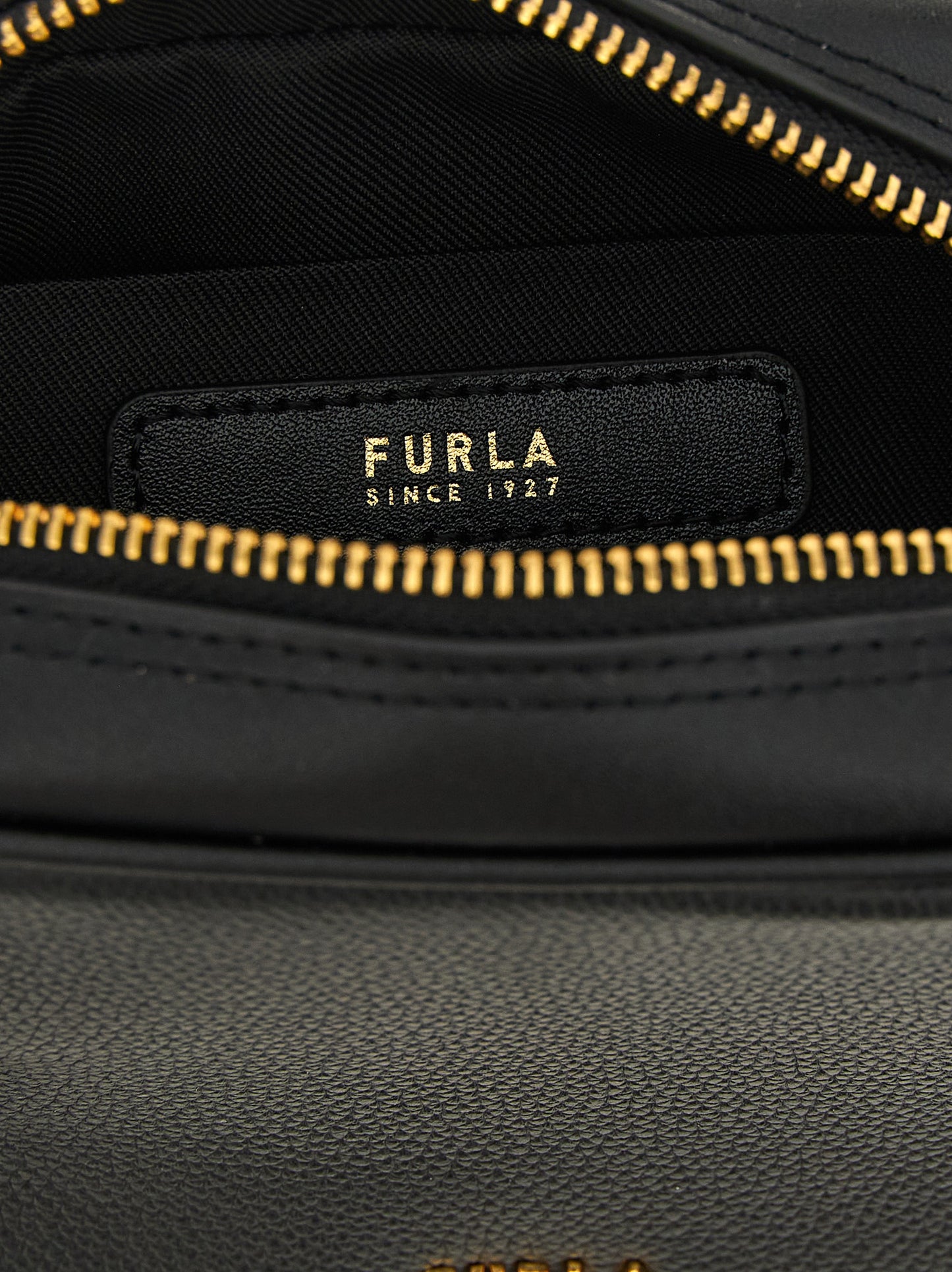 Furla Schwarze Kalbsleder-Handtasche