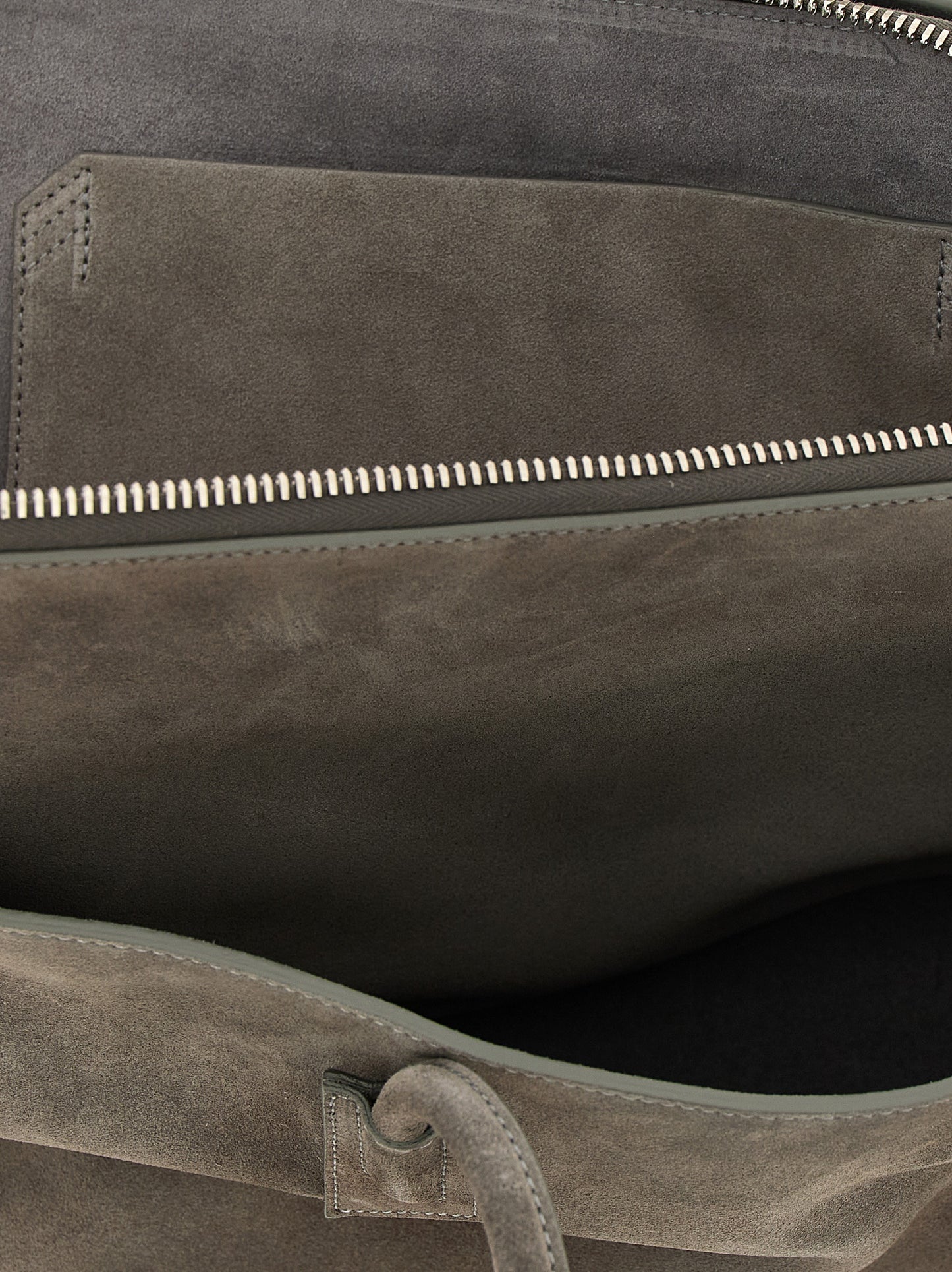 The Attico Schultertasche aus grauem Rindsleder