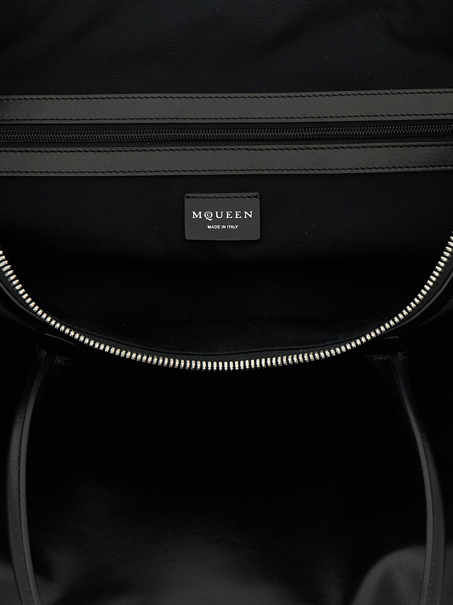 Alexander McQueen Schwarze Kalbsleder-Schultertasche