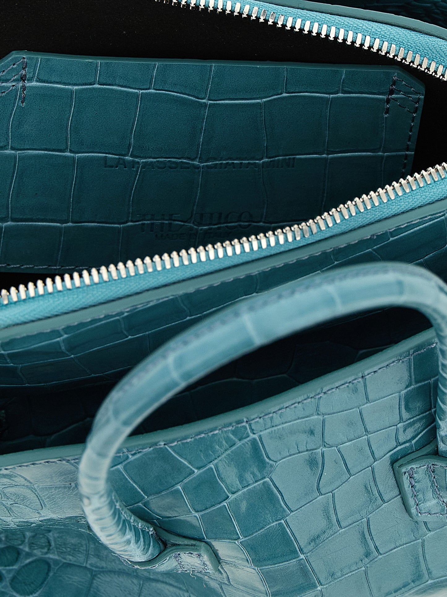 The Attico Handtasche aus blauem Rindsleder