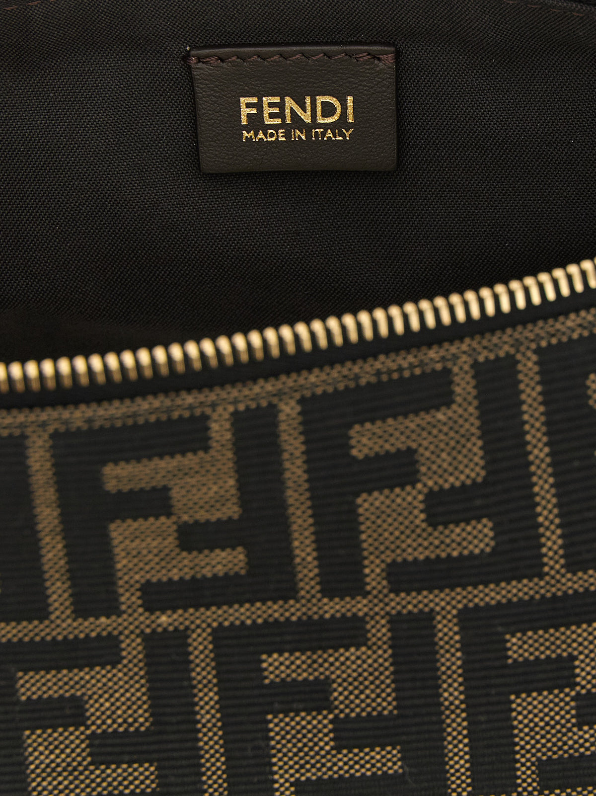 Fendi Clutch aus Leder in Schwarz