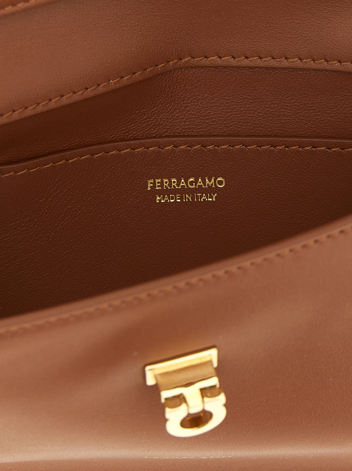 Ferragamo Braune Kalbsleder-Clutch – Produktansicht 4 | Arca Lucia