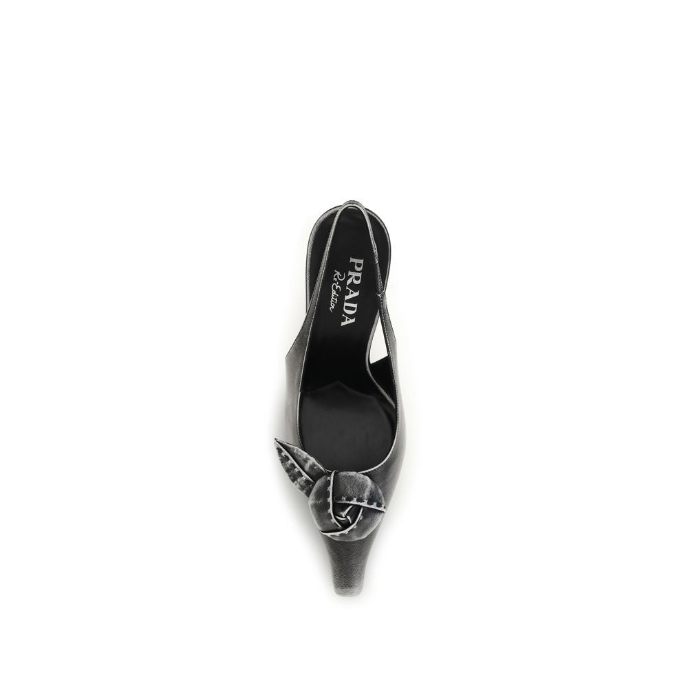 Prada Pumps aus Leder in Grau – Produktansicht 4 | Arca Lucia
