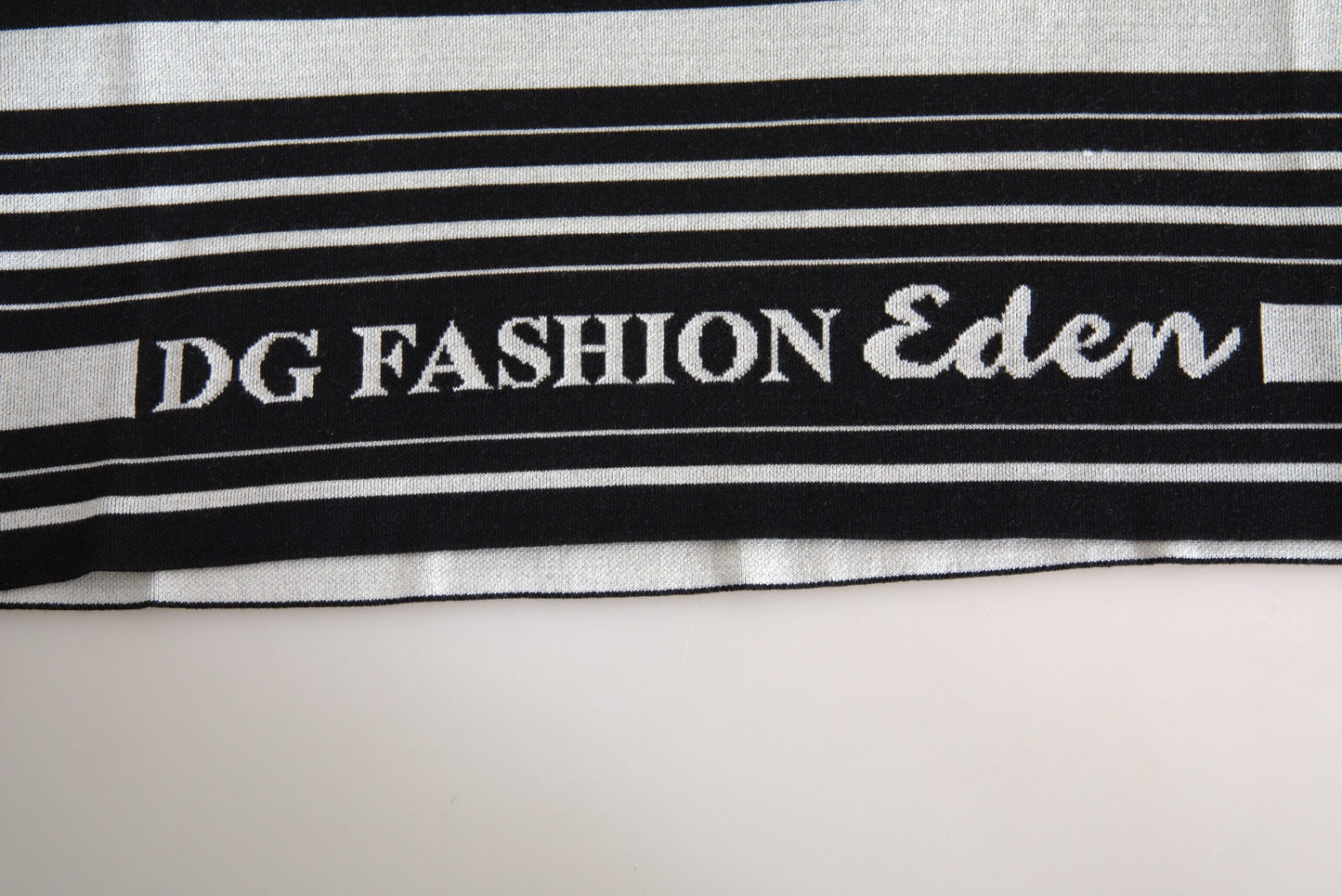 Dolce & Gabbana Weißes Baumwolle DG Mode Rundhals T-Shirt