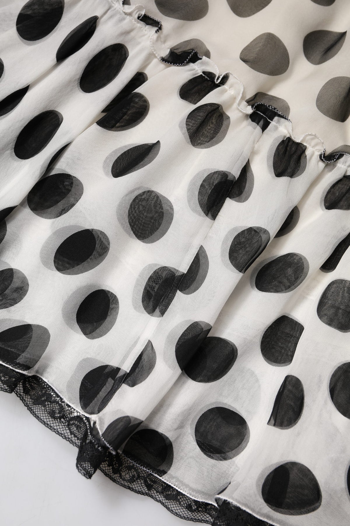 Dolce & Gabbana Weiß-schwarzer High-Waist Rock mit Polka Dots