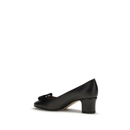 Ferragamo Schwarze Pumps aus Kalbsleder Bos Taurus