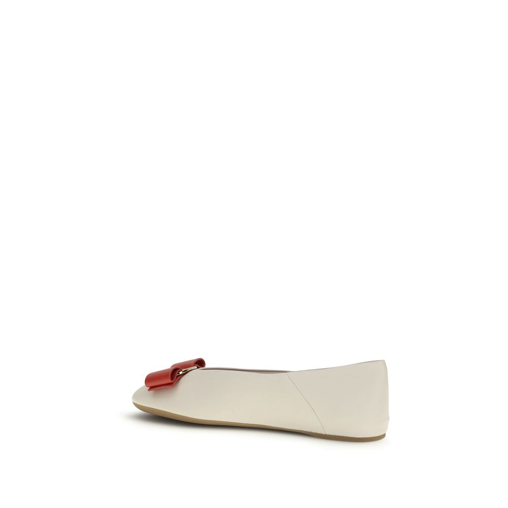 Ferragamo Weiße Kalbsleder Ballerinas Bos Taurus