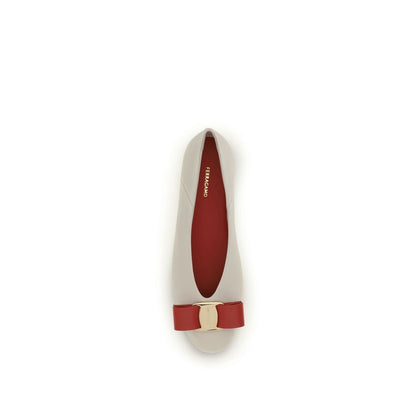 Ferragamo Weiße Kalbsleder Ballerinas Bos Taurus