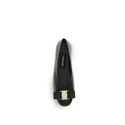 Ferragamo Schwarze Ballerinas aus Kalbsleder Bos Taurus
