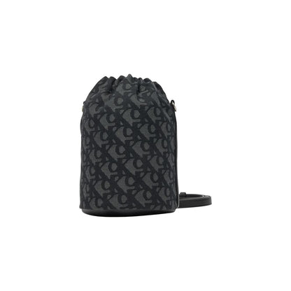 Calvin Klein Schwarze Handtasche aus recyceltem Polyester