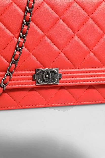Chanel Boy Wallet on Chain Rotes Lammleder