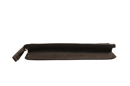 Louis Vuitton Belaia Clutch Taiga-Leder
