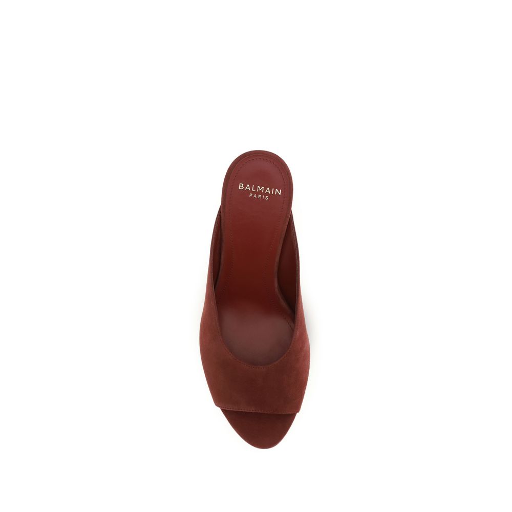 Balmain Mules aus bordeauxfarbenem Ziegenleder