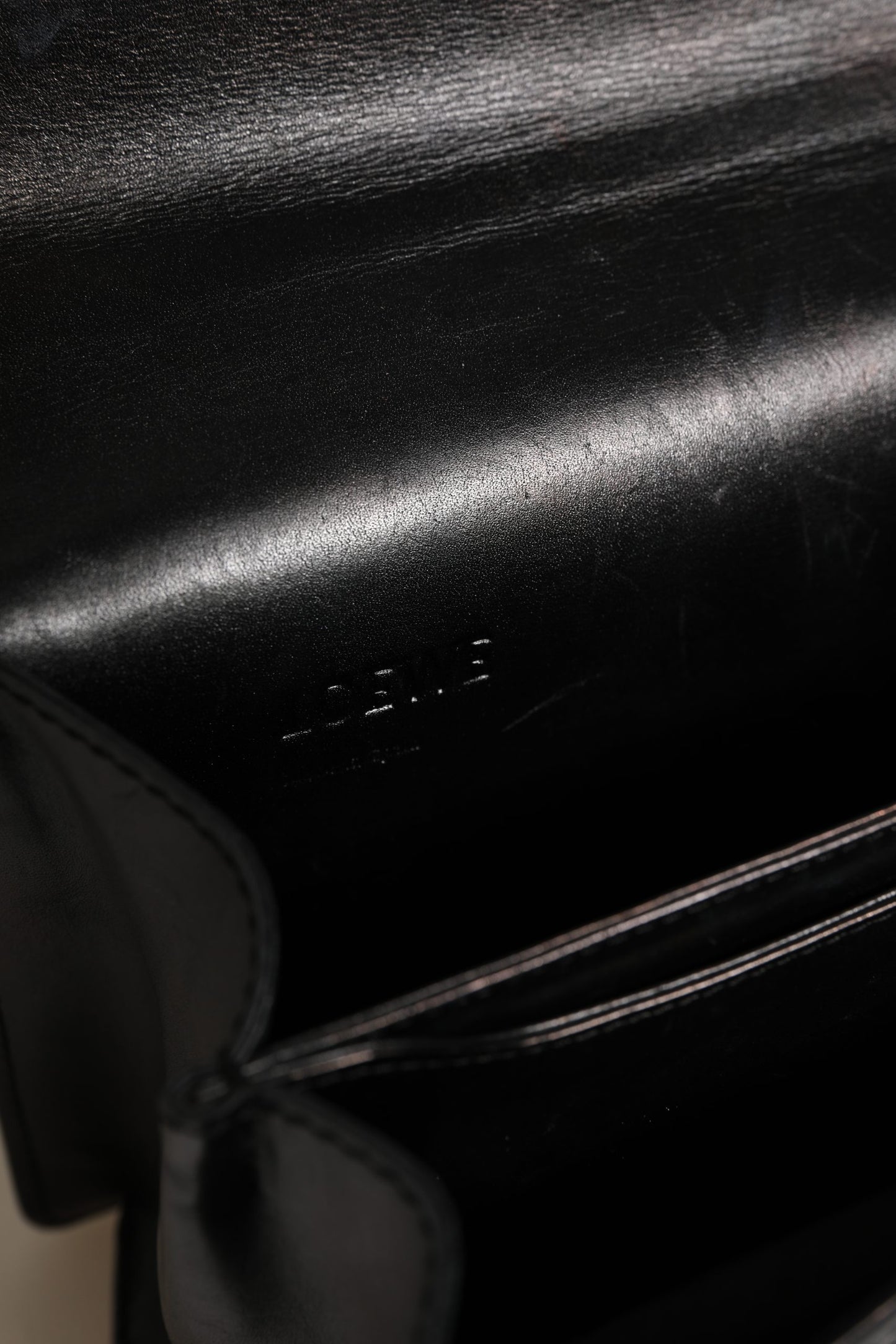 Loewe Barcelona mittelgroße Leder-Umhängetasche