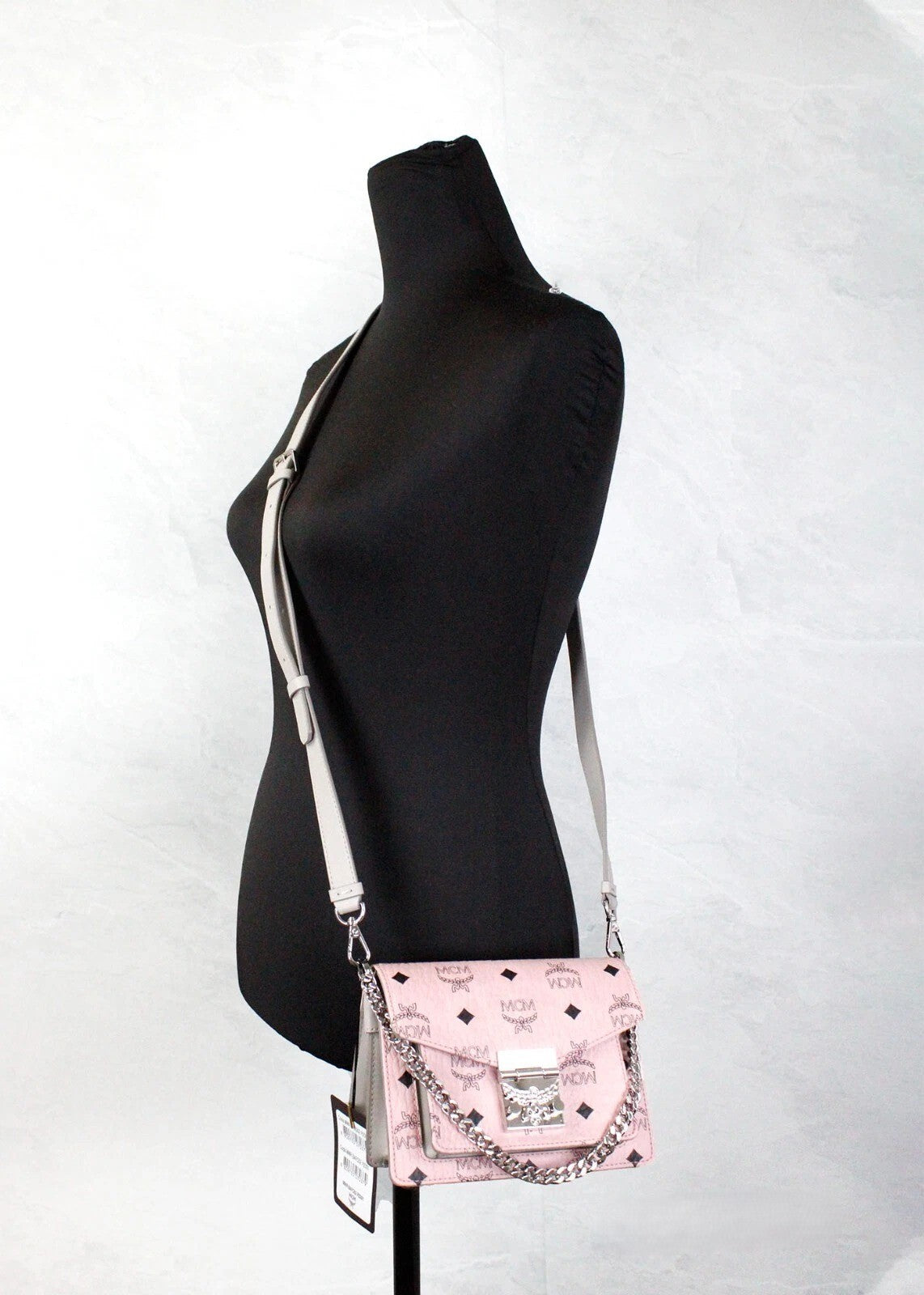 MCM Signature Patricia Leder Mini Flap Lock Umhängetasche