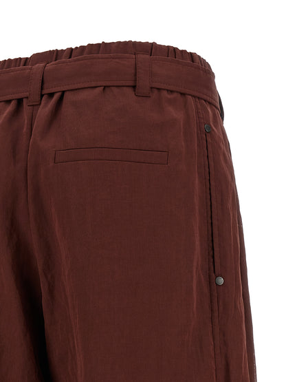 Brunello Cucinelli Bordeaux Baumwollhose mit ausgestelltem Bein