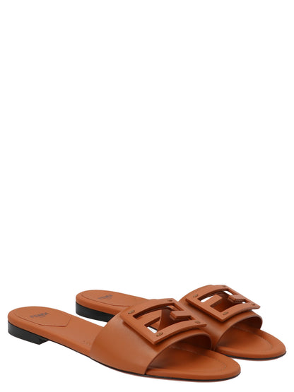 Fendi Braune Lammleder-Slipper