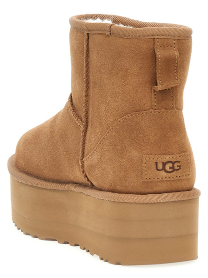 UGG Braune Ankle Boots aus Rindsleder – Produktansicht 3 | Arca Lucia