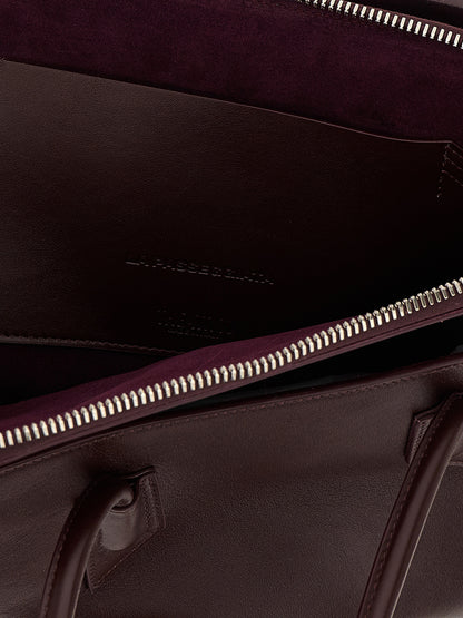 The Attico Schultertasche aus violettem Kalbsleder