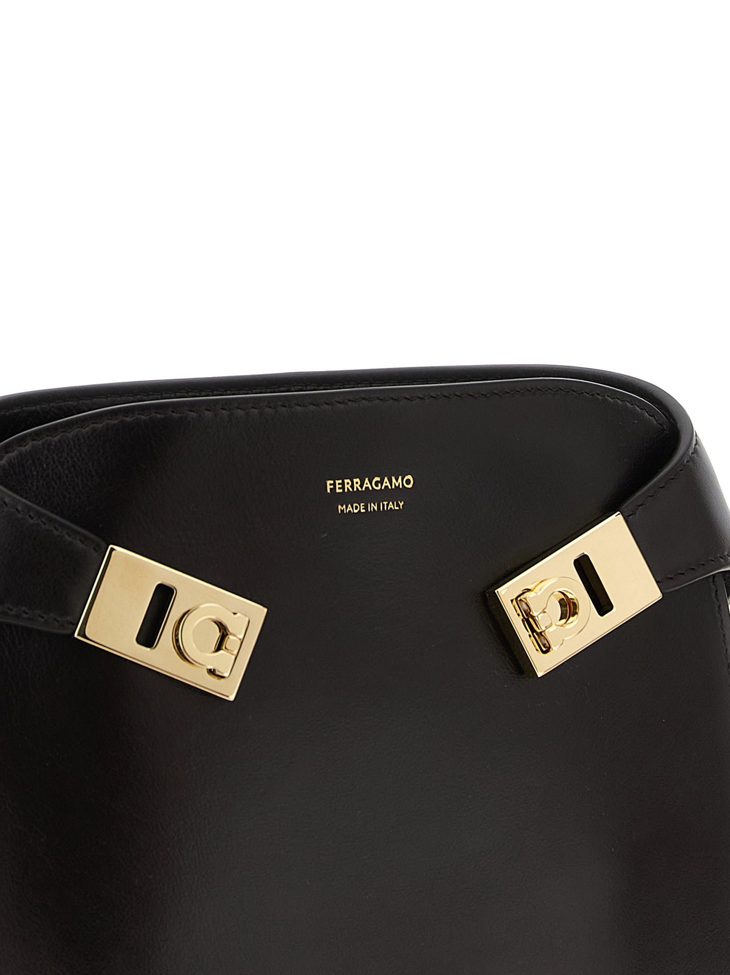 Ferragamo Umhängetasche aus braunem Kalbsleder