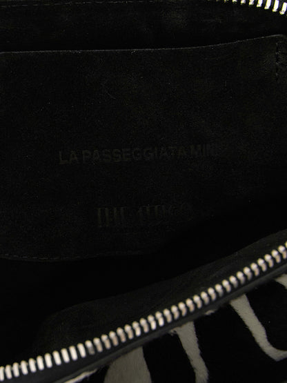 The Attico Zweifarbige Kalbsleder-Handtasche