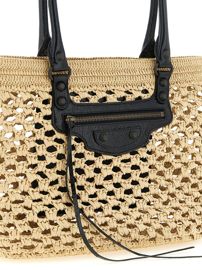 Balenciaga Schultertasche aus Leder in Beige