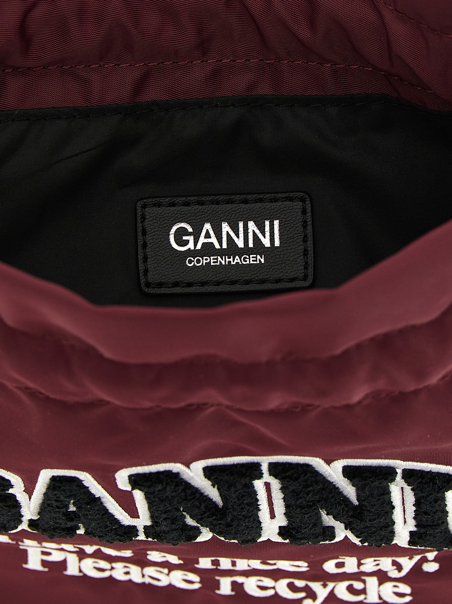 Ganni Clutch Bag aus recyceltem Polyamid in Bordeaux