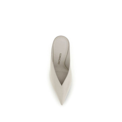 Ferragamo Beige Kalbsleder Bos Taurus Mules