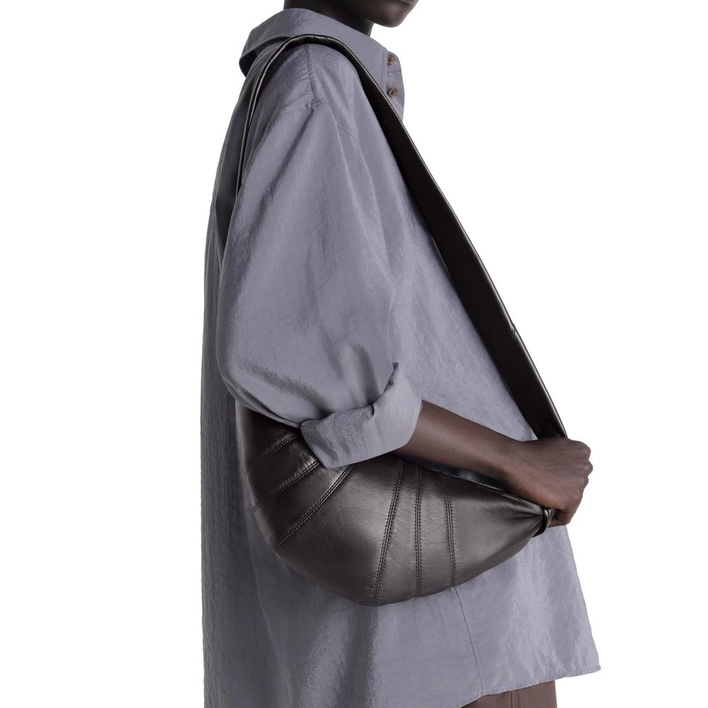 Lemaire Schultertasche aus braunem Lammleder