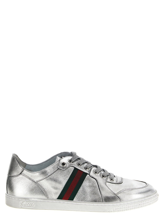 Gucci Sneakers aus Lammleder in Silber, Low-Top