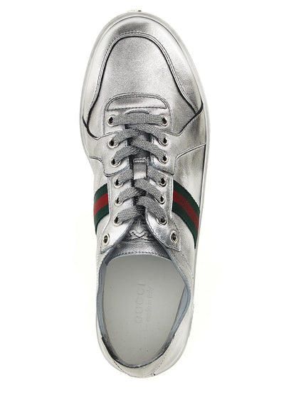Gucci Sneakers aus Lammleder in Silber, Low-Top