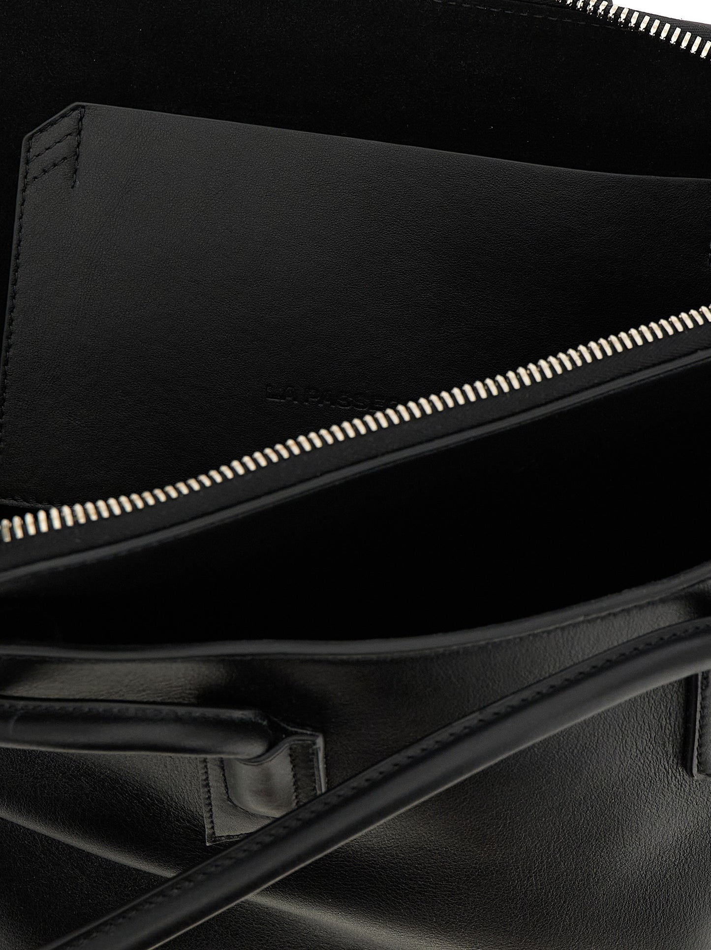 The Attico Schwarze Kalbsleder-Schultertasche