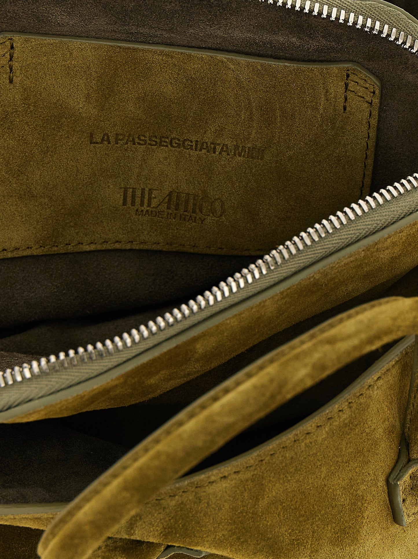The Attico Zweifarbige Handtasche aus Rindsleder