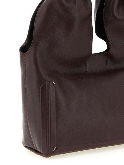 Maison Margiela Schultertasche aus bordeauxrotem Lammleder