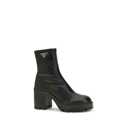 Prada Schwarze Ankle Boots aus Kalbsleder Bos Taurus