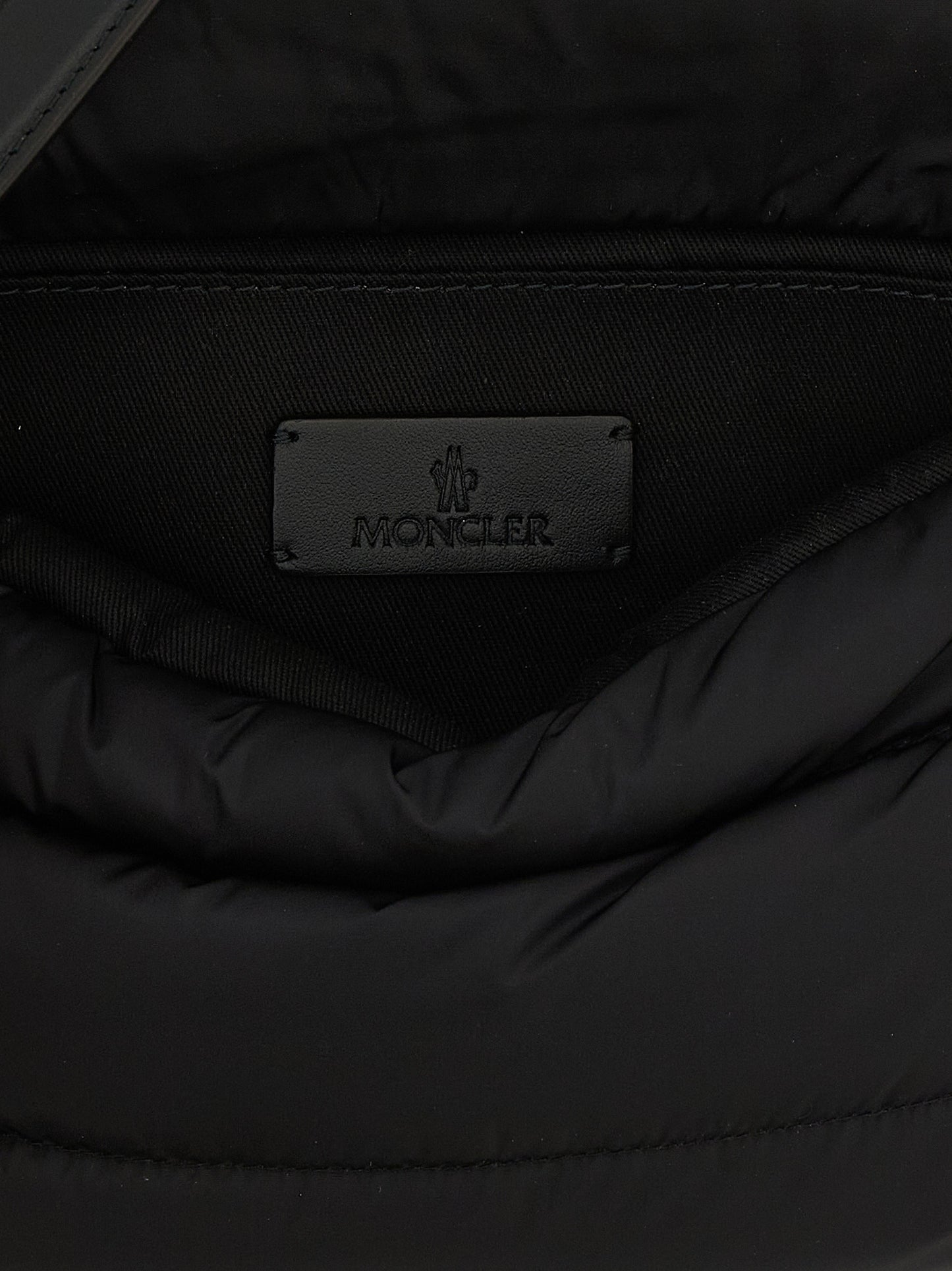 Moncler Schwarze Schultertasche aus Polyamid