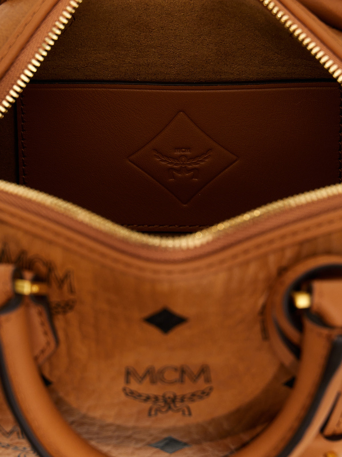 Borsa a mano MCM in polietilene marrone