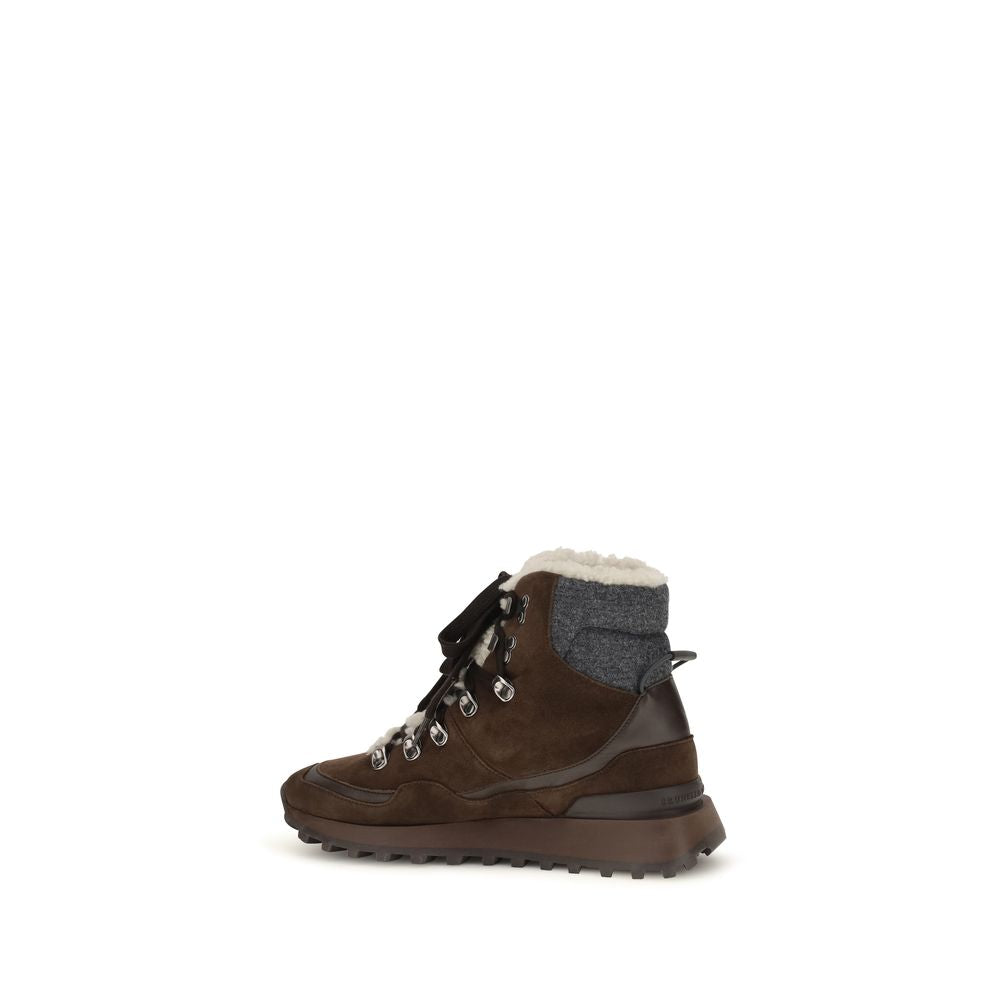 Stivaletti stringati in camoscio marrone di Brunello Cucinelli