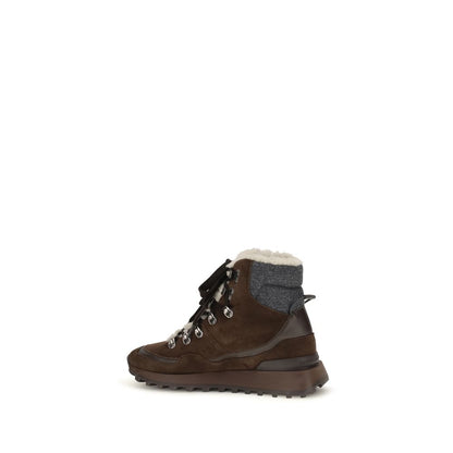 Stivaletti stringati in camoscio marrone di Brunello Cucinelli