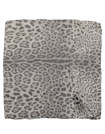 Dolce & Gabbana Foulard in Seta Grigio e Nero con Stampa Leopardata