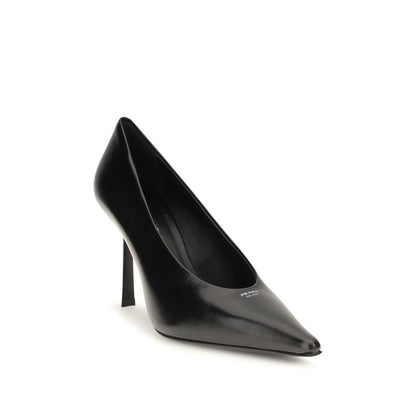 Prada Pumps aus Leder in Schwarz