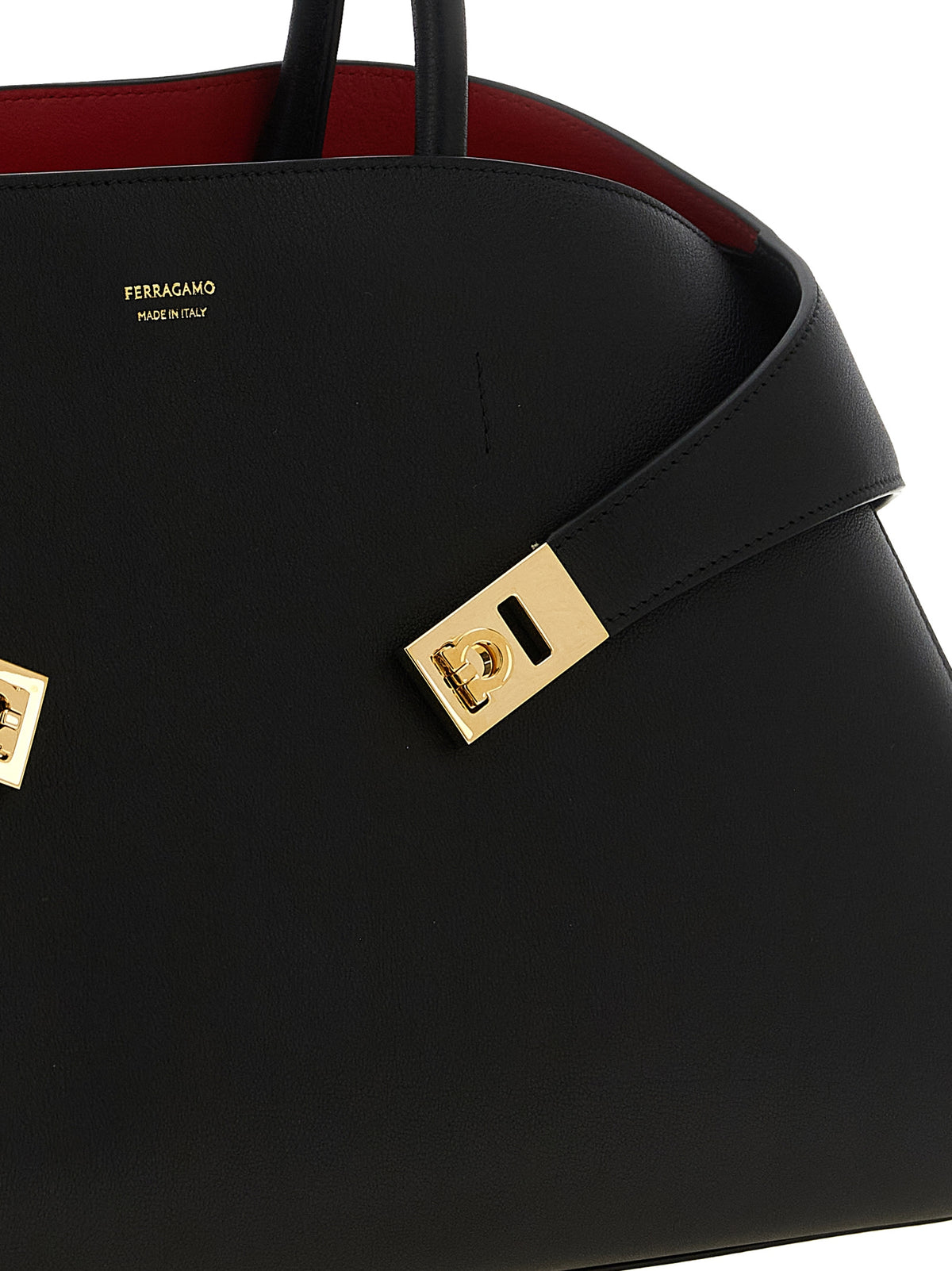 Ferragamo Borsa Nera in Pelle di Vitello